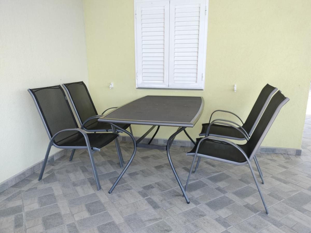 Apartmani Verica Karlobag Zewnętrze zdjęcie